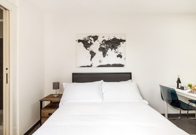 Studio a Roma - Lovely Studio with Balcony by St. Peter Studio a Roma - Lovely Studio with Balcony by St. Peter