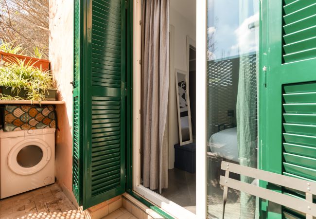 Studio a Roma - Lovely Studio with Balcony by St. Peter Studio a Roma - Lovely Studio with Balcony by St. Peter