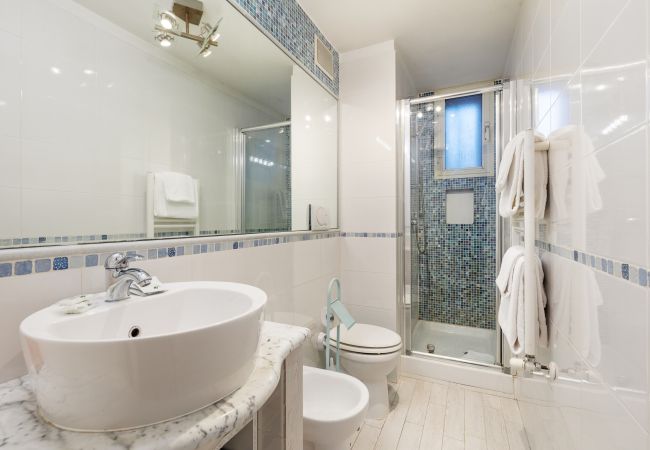 Appartamento a Roma - Termini Station Lightsome 3BR Apartment Appartamento a Roma - Termini Station Lightsome 3BR Apartment