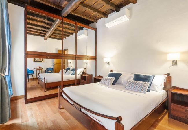 Appartamento a Roma - Monti Charming Amphora Apartment Appartamento a Roma - Monti Charming Amphora Apartment