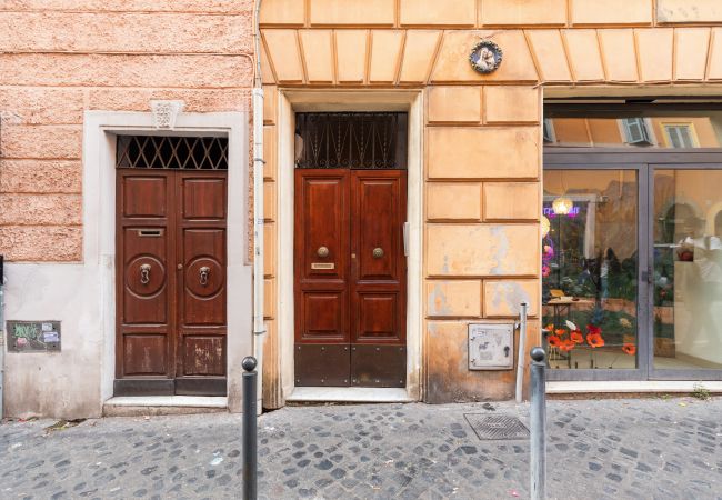 Appartamento a Roma - Monti Charming Amphora Apartment Appartamento a Roma - Monti Charming Amphora Apartment