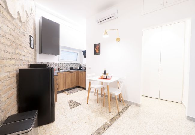 Appartamento a Roma - Trastevere Lovely 2 BR Apartment Appartamento a Roma - Trastevere Lovely 2 BR Apartment