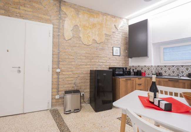 Appartamento a Roma - Trastevere Lovely 2 BR Apartment Appartamento a Roma - Trastevere Lovely 2 BR Apartment