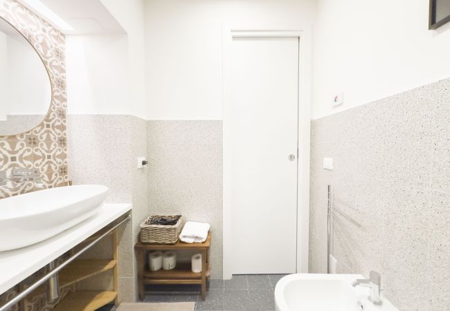 Appartamento a Roma - Trastevere Lovely 2 BR Apartment Appartamento a Roma - Trastevere Lovely 2 BR Apartment