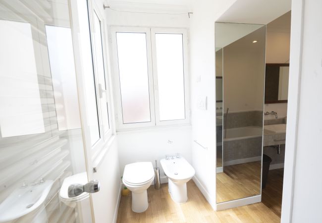 Appartamento a Roma - Bright and Lovely Apartment in San Lorenzo Appartamento a Roma - Bright and Lovely Apartment in San Lorenzo