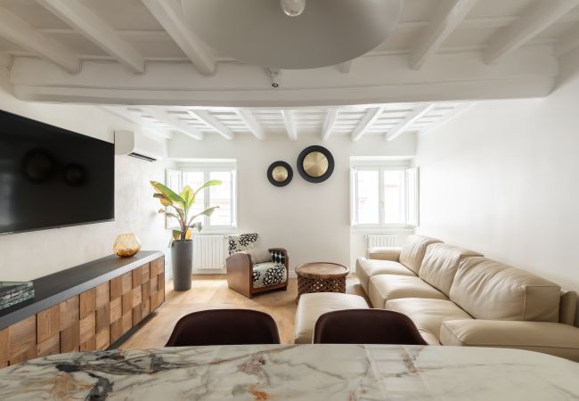 Appartamento a Roma - Elegance and Charm in Splendid Via Giulia Appartamento a Roma - Elegance and Charm in Splendid Via Giulia