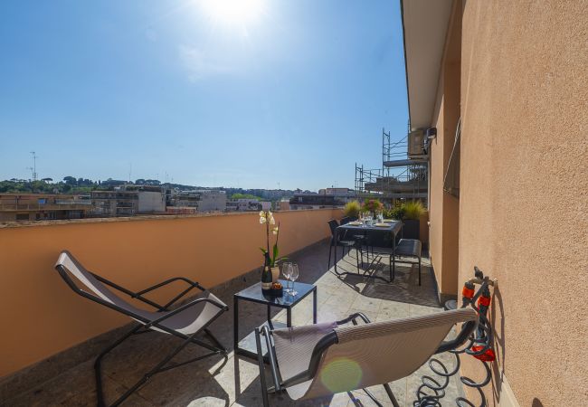Appartamento a Roma - Terrace Apartment Monte del Gallo – by St. Peter Appartamento a Roma - Terrace Apartment Monte del Gallo – by St. Peter