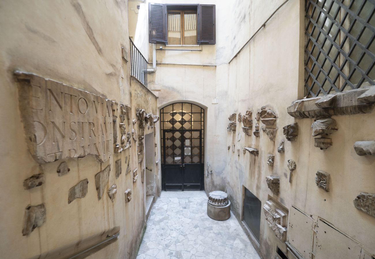 Appartamento a Roma - Elegant Roman Retreat in Piazza Sforza Cesarini