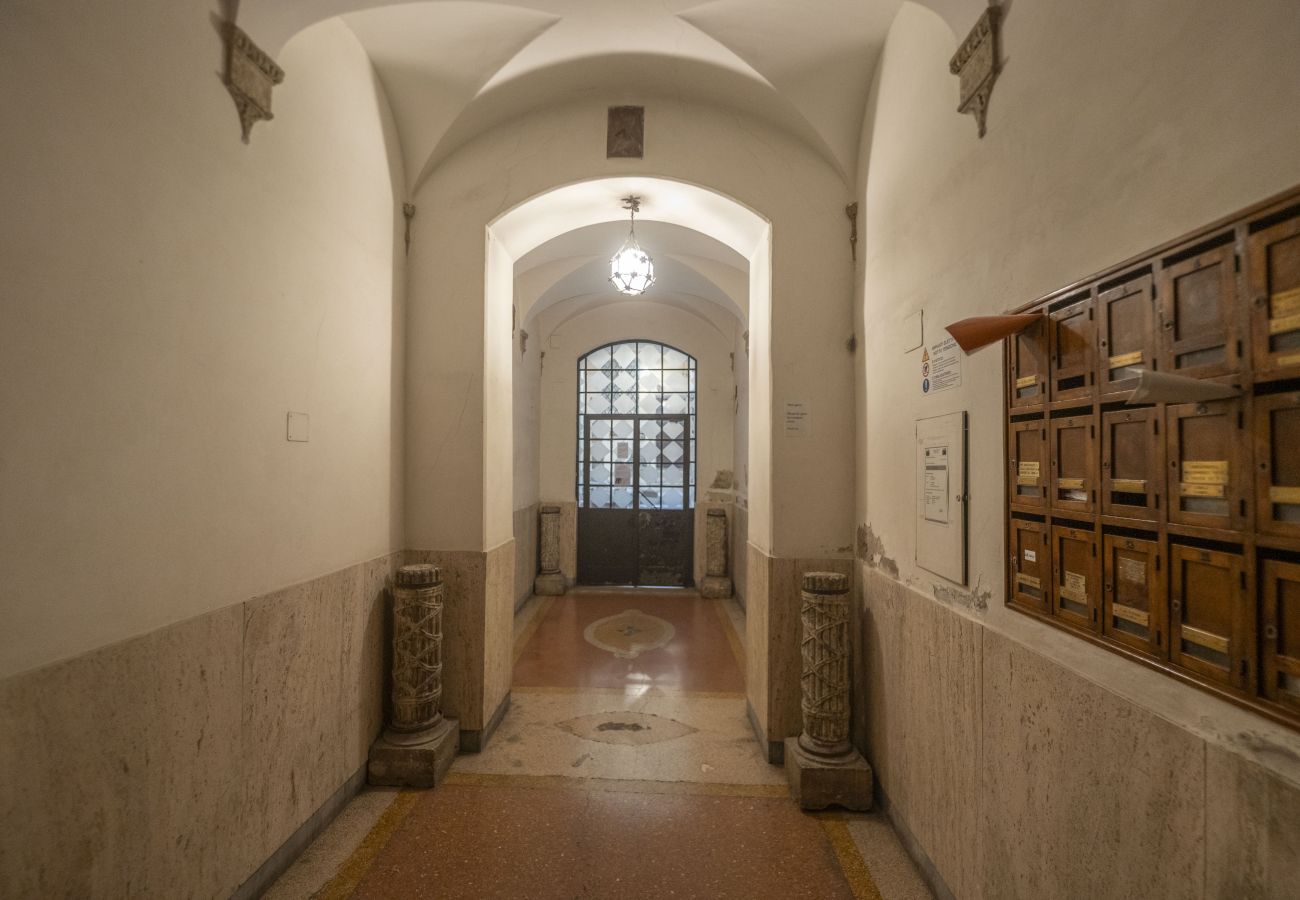 Appartamento a Roma - Elegant Roman Retreat in Piazza Sforza Cesarini