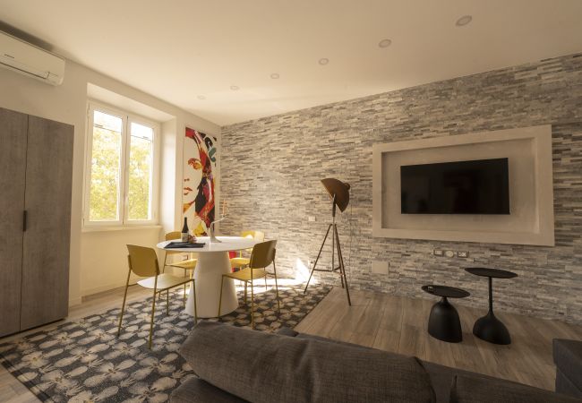 Appartamento a Roma - Lovely 2BR in Testaccio – Your Roman Home Base Appartamento a Roma - Lovely 2BR in Testaccio – Your Roman Home Base