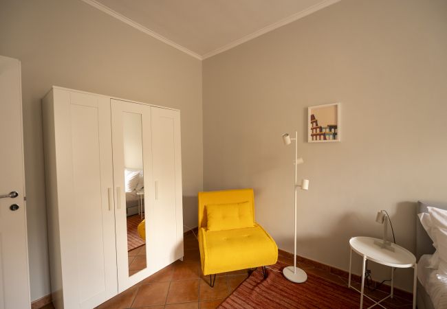 Appartamento a Roma - Lovely 2BR in Testaccio – Your Roman Home Base Appartamento a Roma - Lovely 2BR in Testaccio – Your Roman Home Base