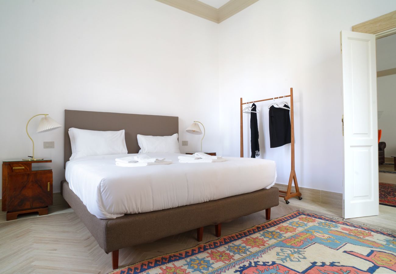 Appartamento a Roma - Elegant 2BR Retreat steps from Via Veneto