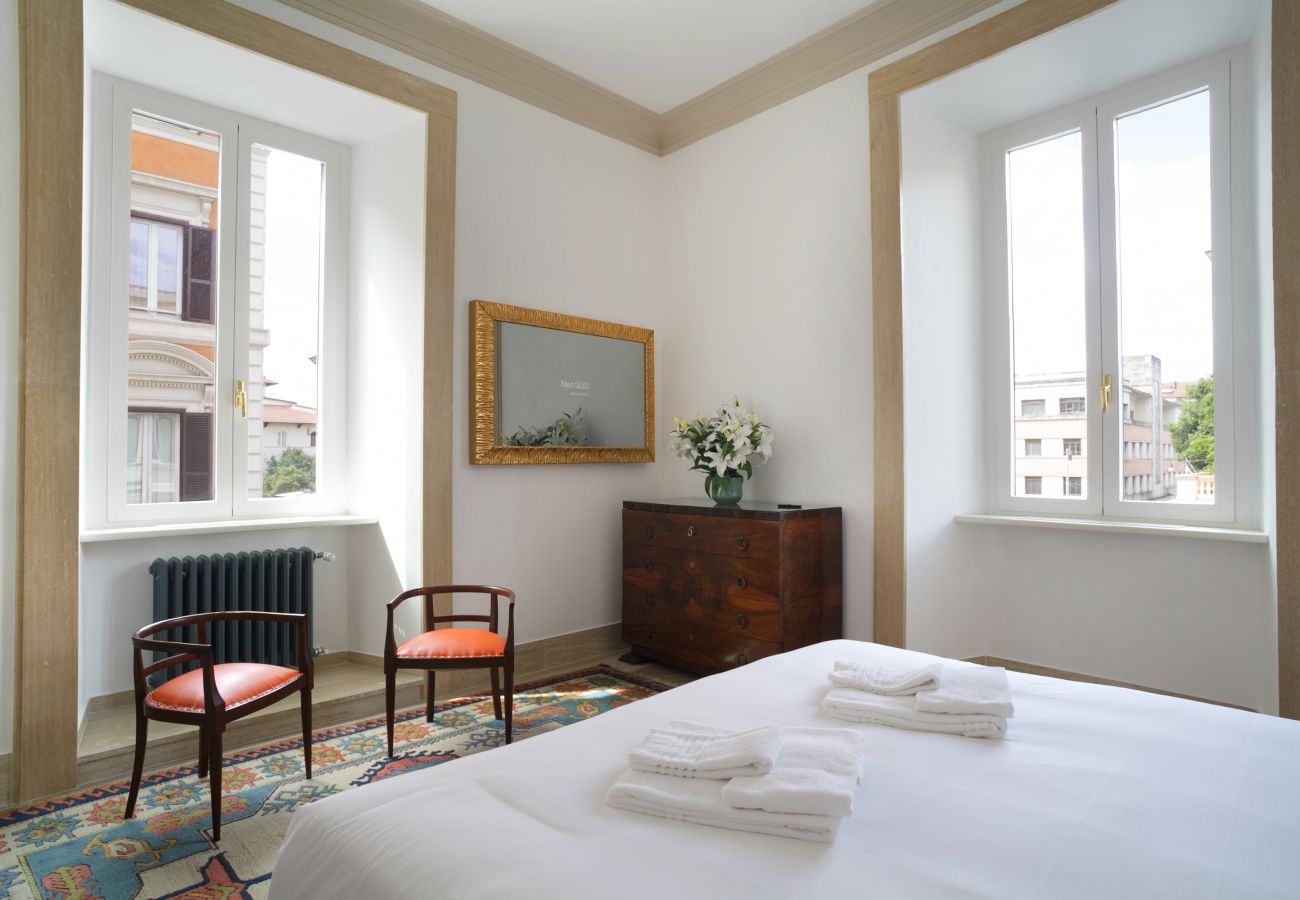 Appartamento a Roma - Elegant 2BR Retreat steps from Via Veneto