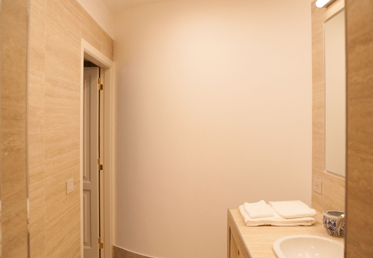 Appartamento a Roma - Elegant 2BR Retreat steps from Via Veneto