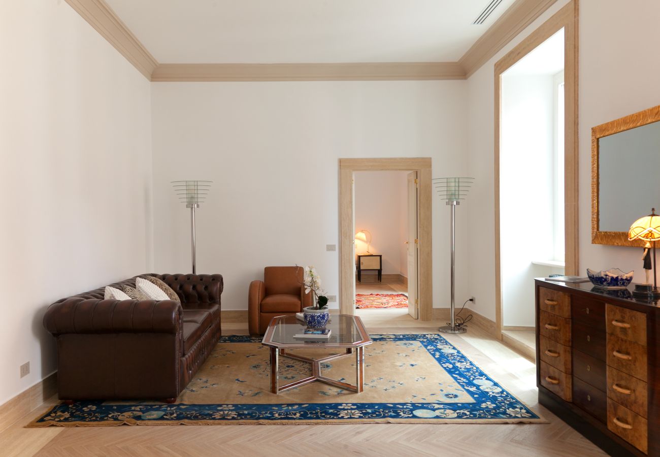 Appartamento a Roma - Elegant 2BR Retreat steps from Via Veneto