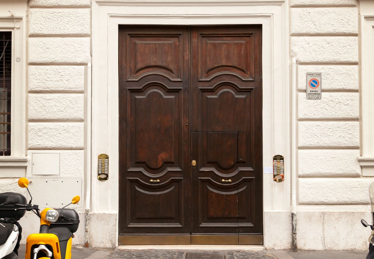 Appartamento a Roma - Elegant 2BR Retreat steps from Via Veneto