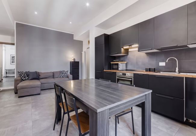 Appartamento a Roma - Spacious 4BR Family Apartment Near Termini 
