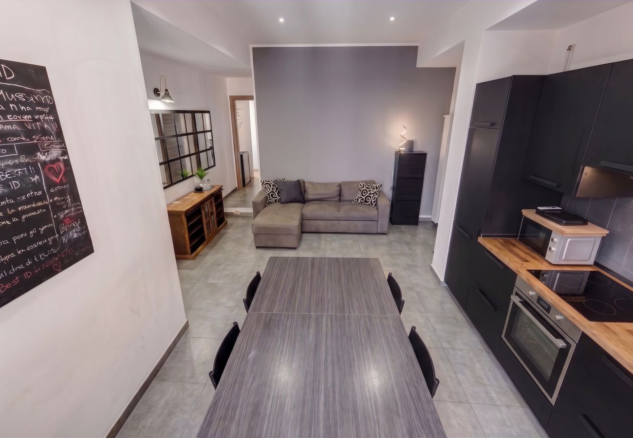 Appartamento a Roma - Spacious 4BR Family Apartment Near Termini 
