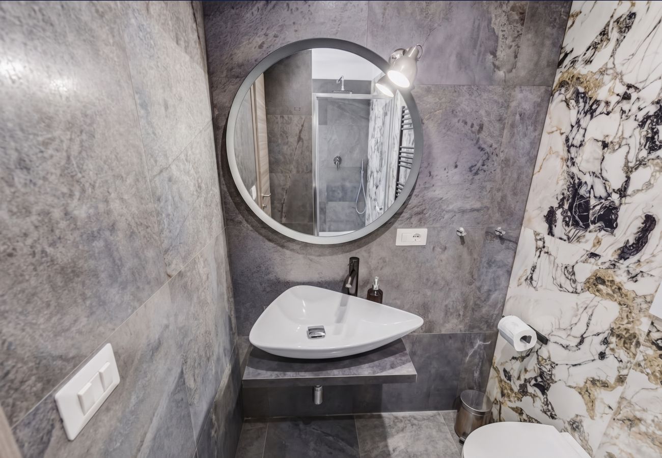 Appartamento a Roma - Spacious 4BR Family Apartment Near Termini 
