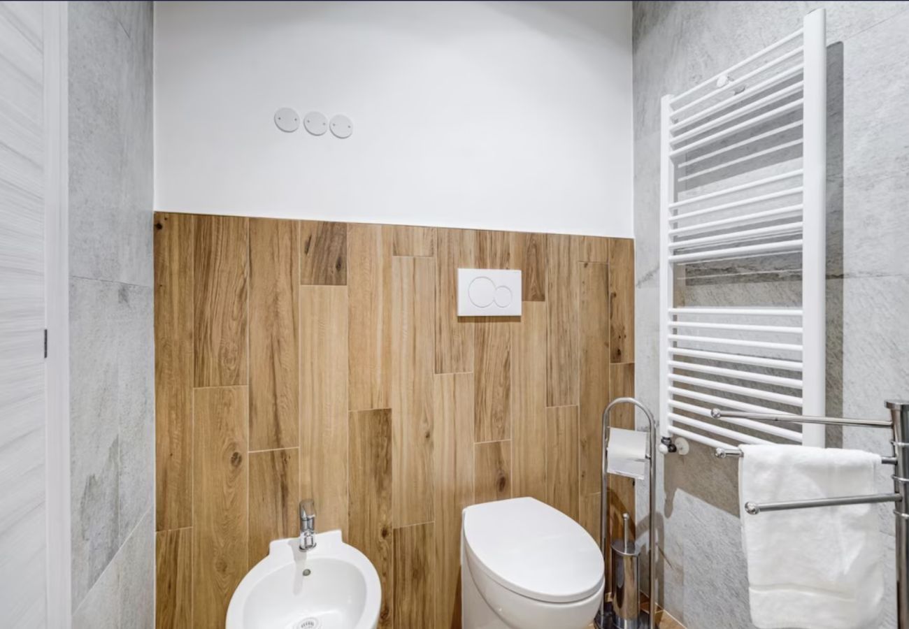 Appartamento a Roma - Spacious 4BR Family Apartment Near Termini 