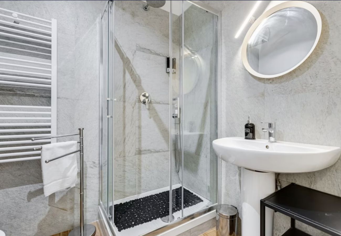 Appartamento a Roma - Spacious 4BR Family Apartment Near Termini 