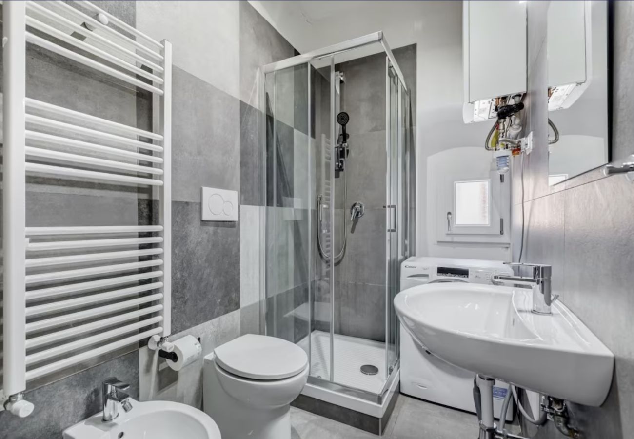 Appartamento a Roma - Spacious 4BR Family Apartment Near Termini 
