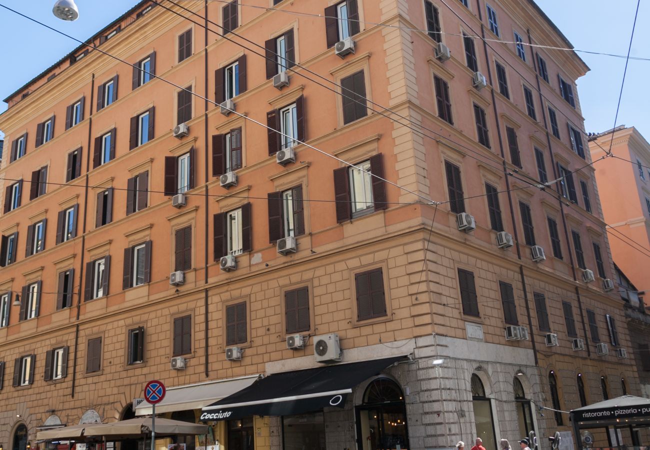 Appartamento a Roma - Spacious 4BR Family Apartment Near Termini 