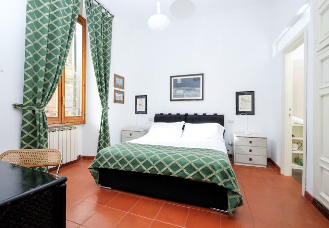 Apartment in Roma - Trastevere Charming Retreat on Cobblestone Street Apartment in Roma - Trastevere Charming Retreat on Cobblestone Street