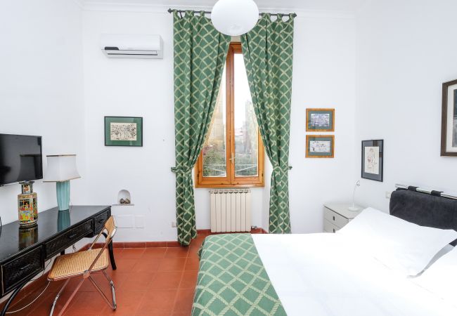 Apartment in Roma - Trastevere Charming Retreat on Cobblestone Street Apartment in Roma - Trastevere Charming Retreat on Cobblestone Street
