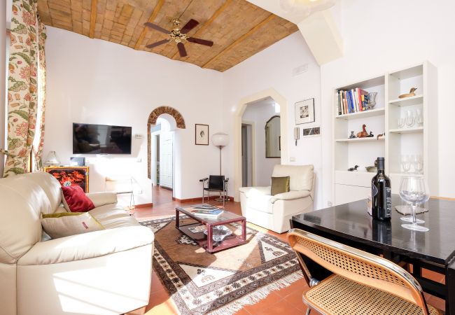 Apartment in Roma - Trastevere Charming Retreat on Cobblestone Street Apartment in Roma - Trastevere Charming Retreat on Cobblestone Street
