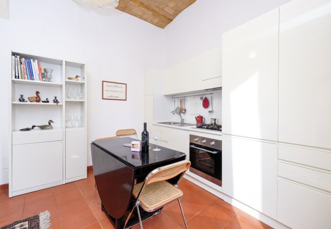 Apartment in Roma - Trastevere Charming Retreat on Cobblestone Street Apartment in Roma - Trastevere Charming Retreat on Cobblestone Street
