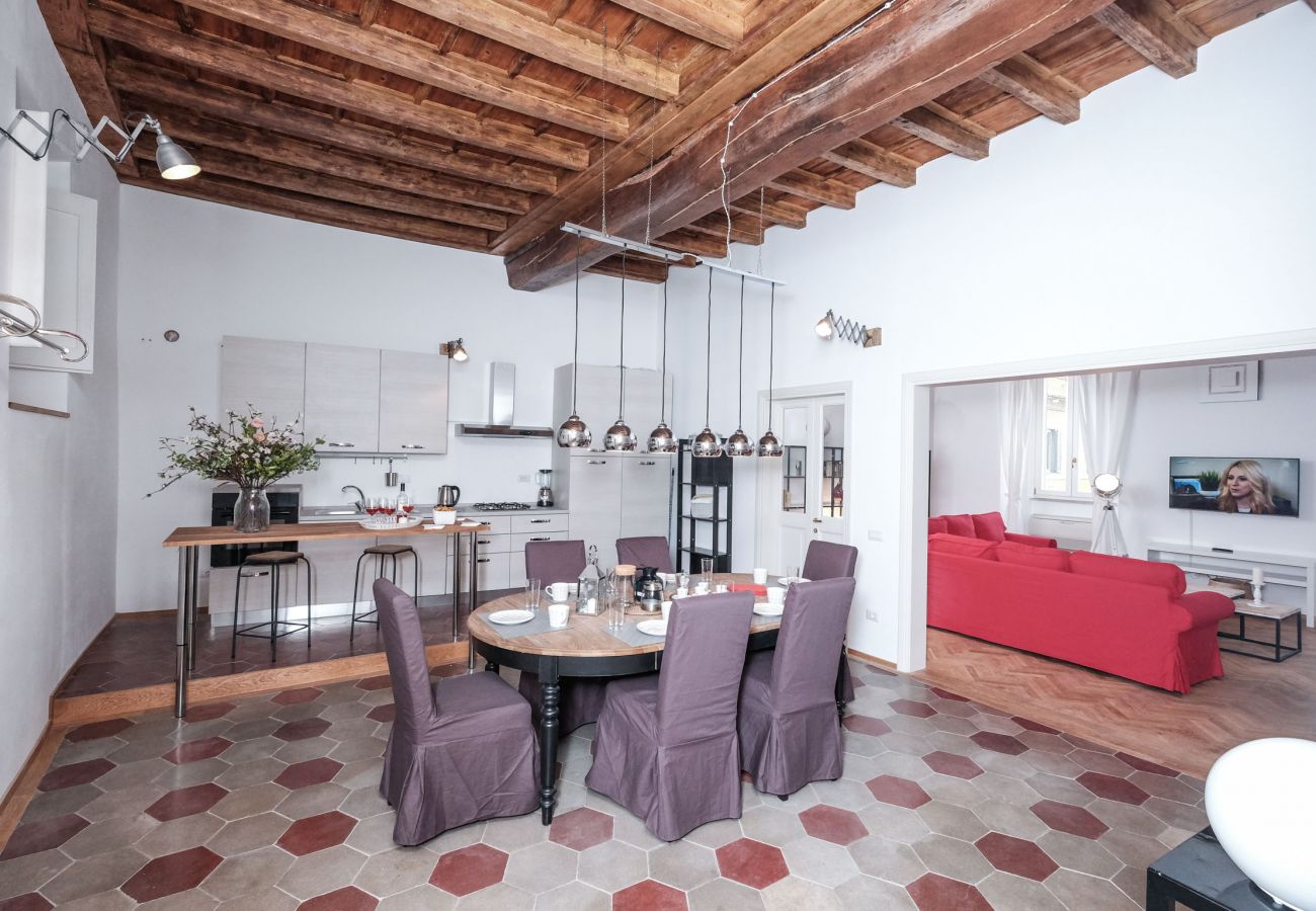 Apartment in Rome - Regal Home in Trastevere