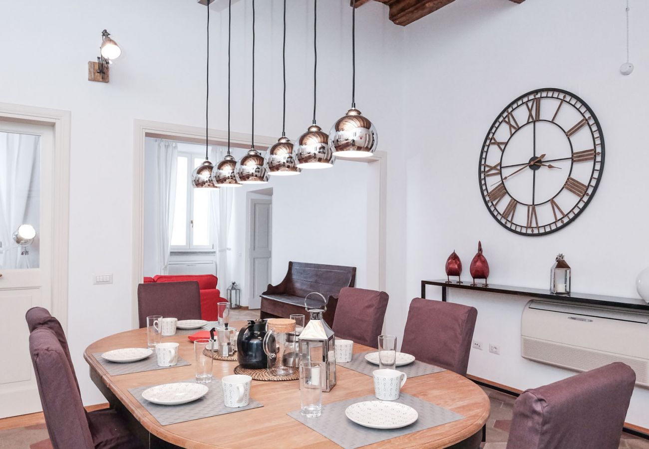 Apartment in Rome - Regal Home in Trastevere