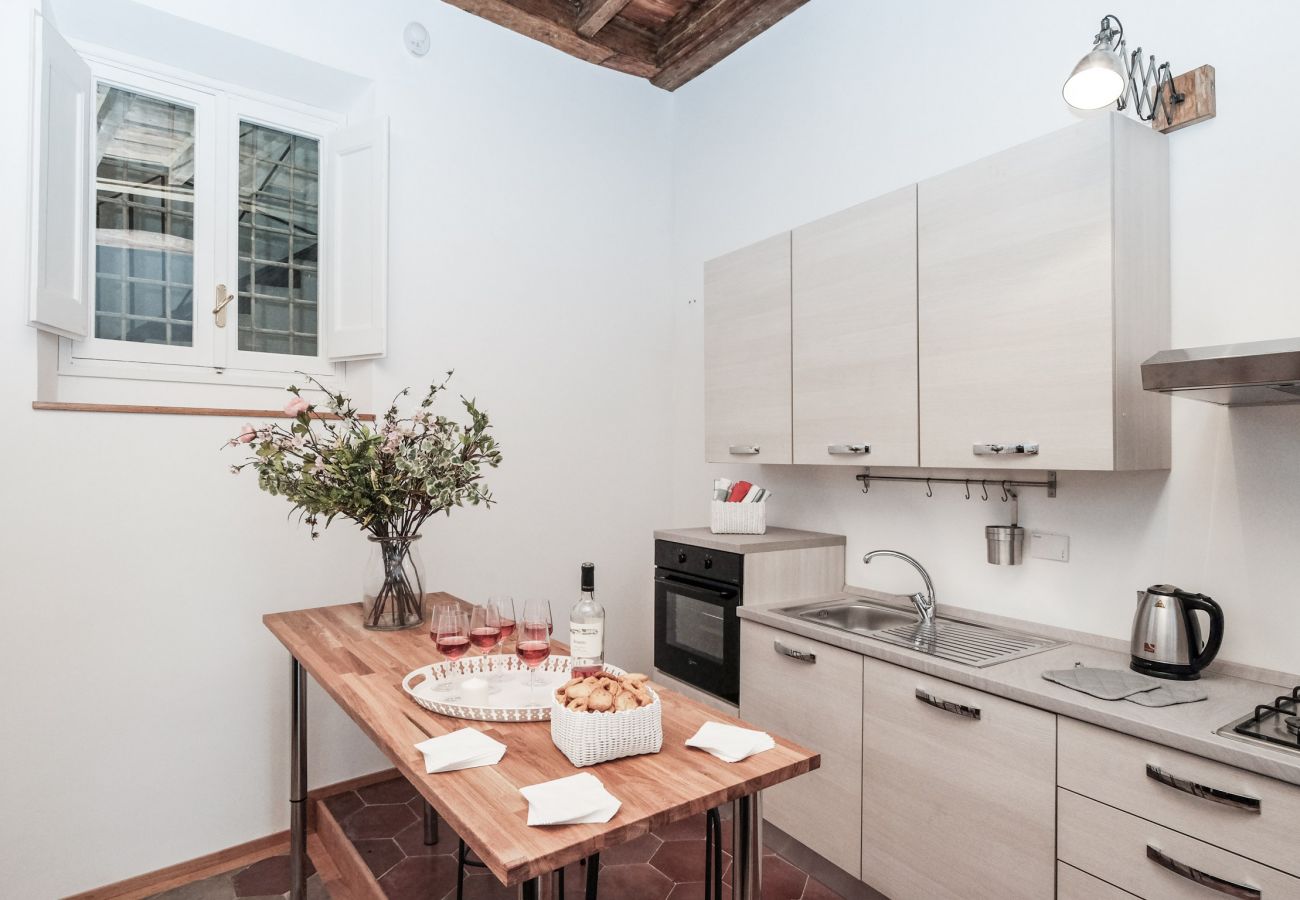 Apartment in Rome - Regal Home in Trastevere