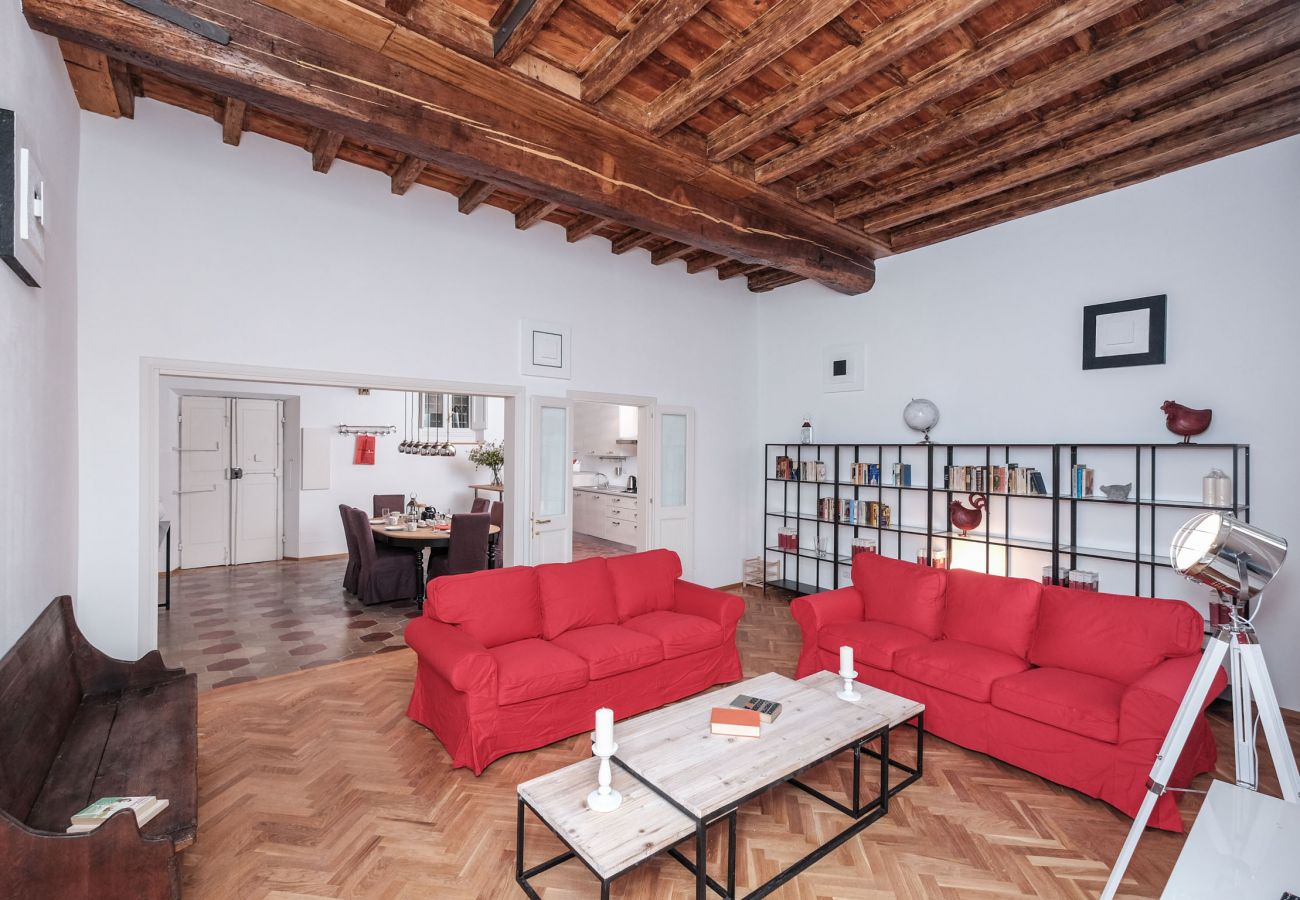 Apartment in Rome - Regal Home in Trastevere