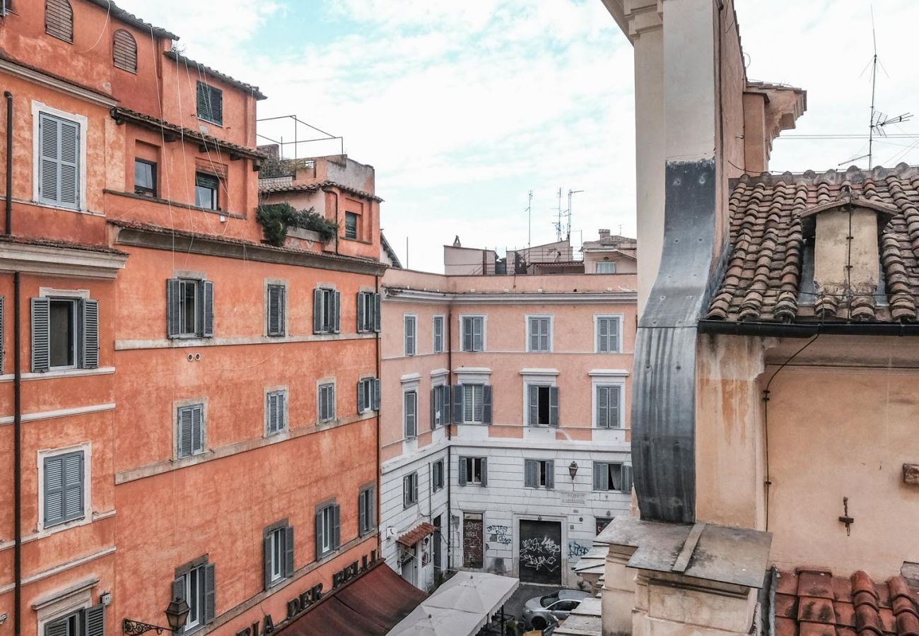 Apartment in Rome - Regal Home in Trastevere