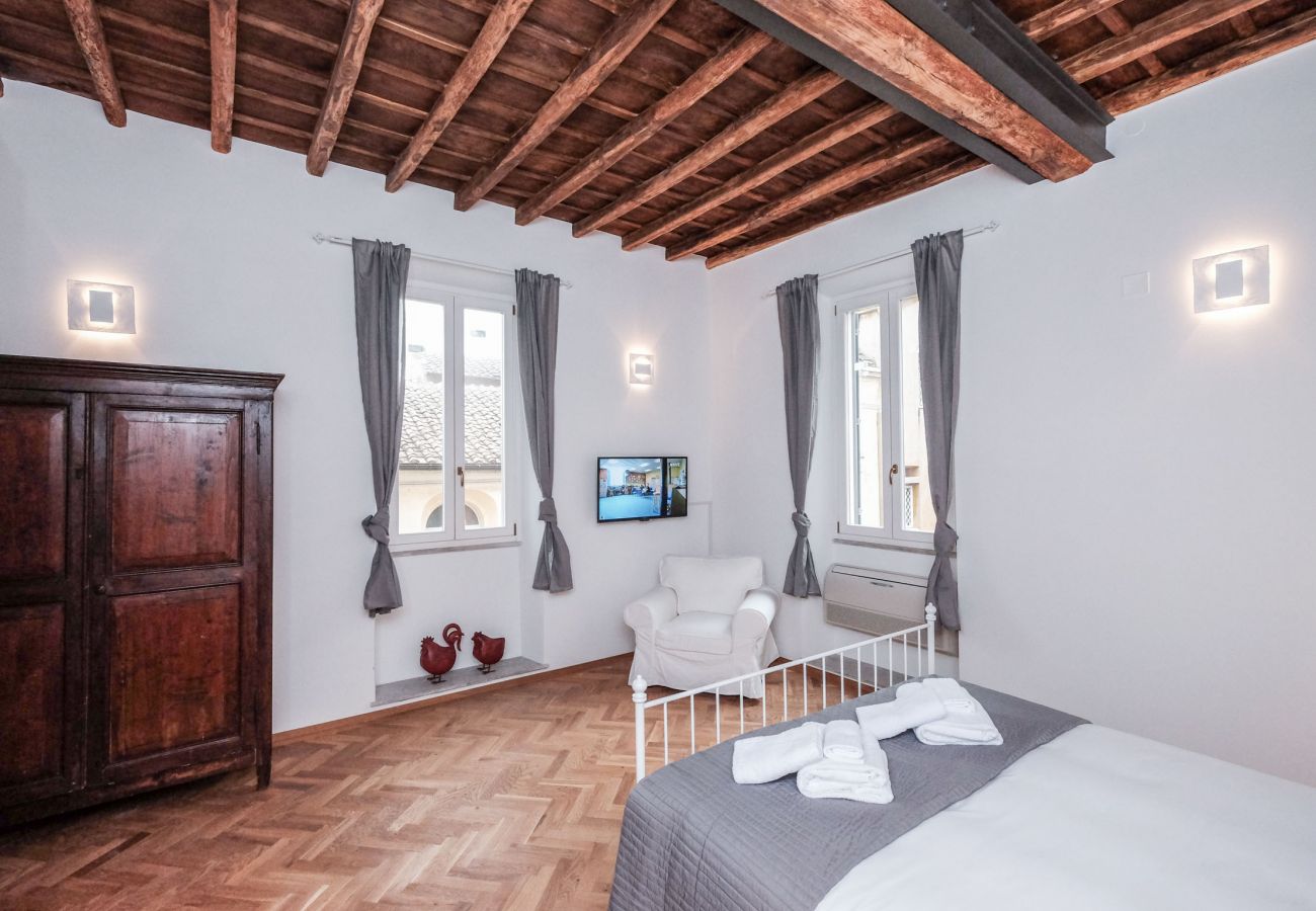 Apartment in Rome - Regal Home in Trastevere