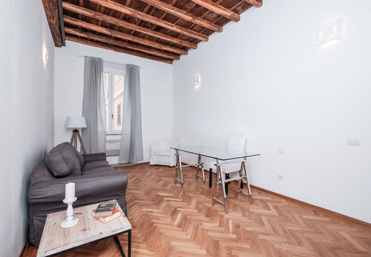 Apartment in Rome - Regal Home in Trastevere