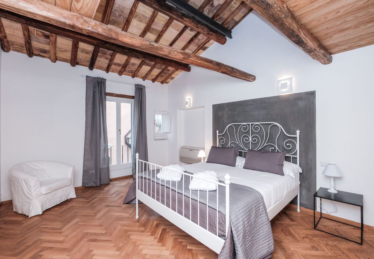 Apartment in Rome - Regal Home in Trastevere