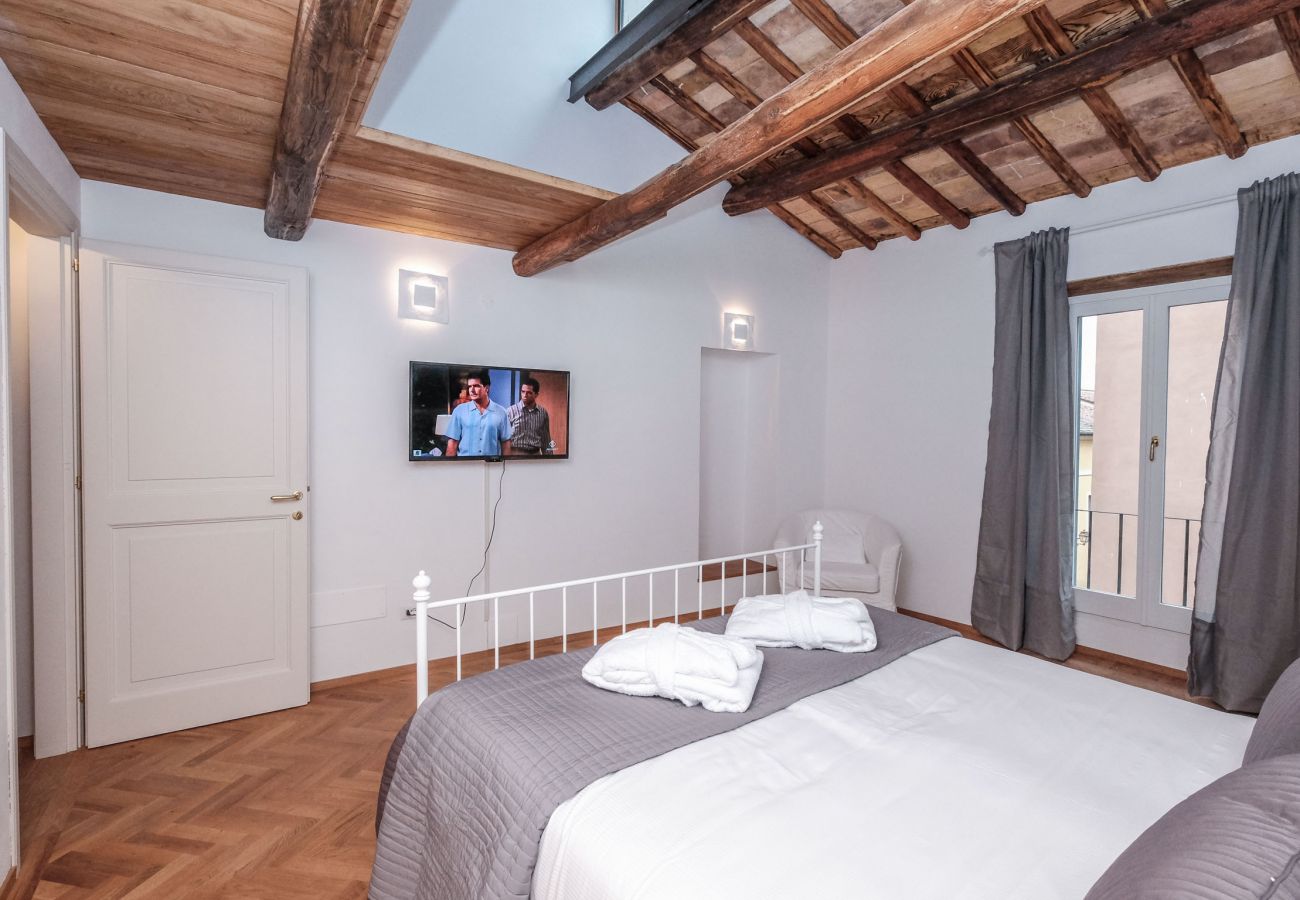 Apartment in Rome - Regal Home in Trastevere