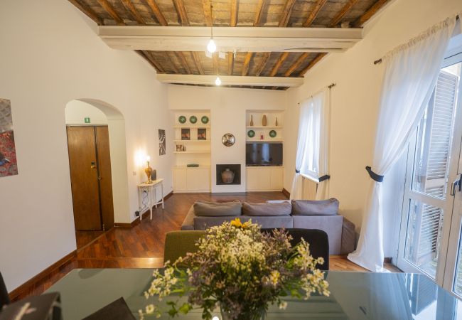 Apartment in Roma - Above Pantheon Roof Apartment in Roma - Above Pantheon Roof