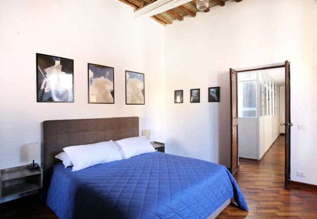 Apartment in Roma - Above Pantheon Roof Apartment in Roma - Above Pantheon Roof
