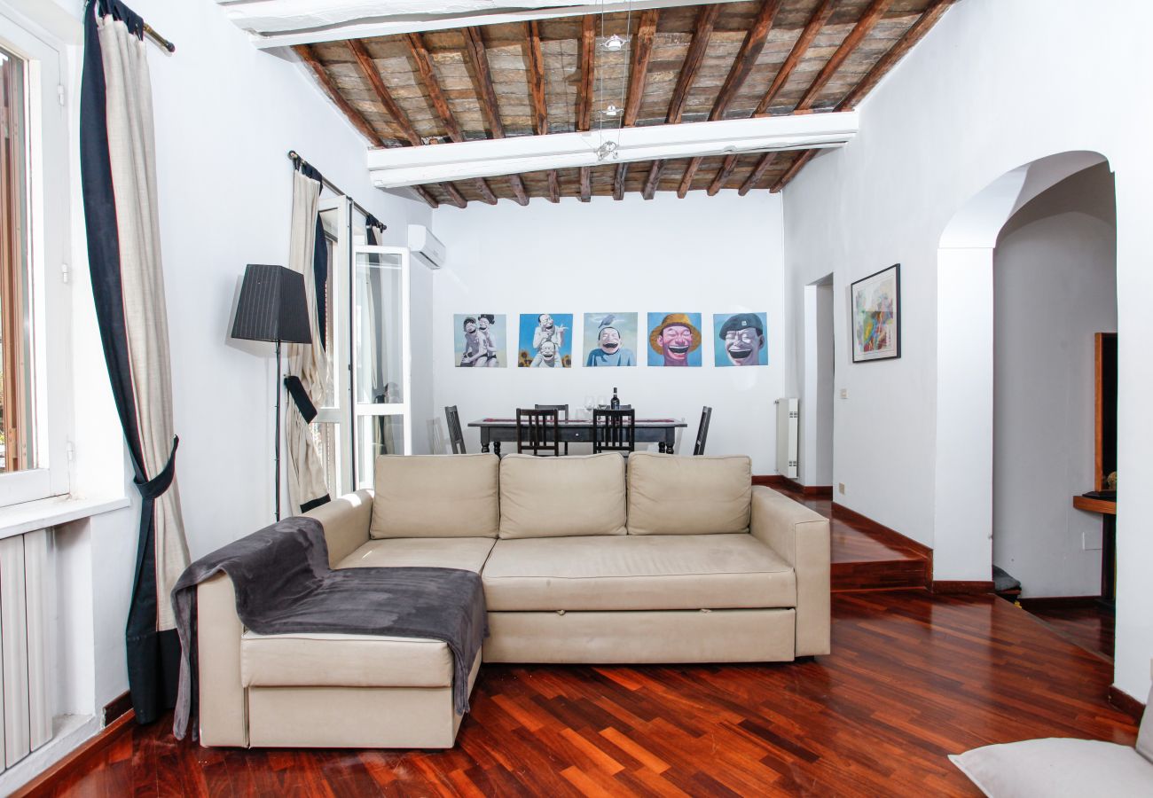 Apartment in Rome - Above Pantheon Roof