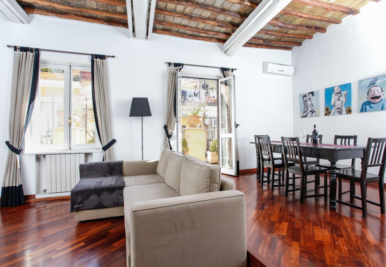 Apartment in Rome - Above Pantheon Roof