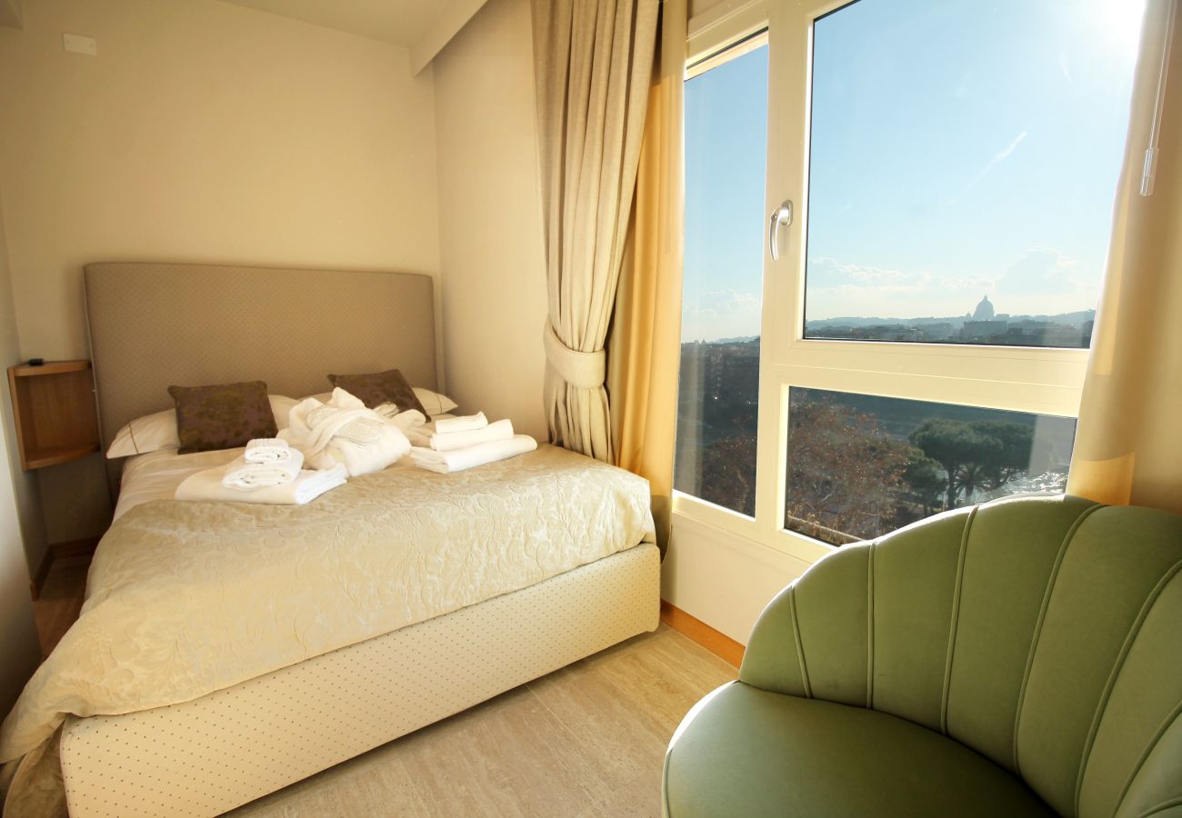 Apartment in Rome - See St. Peter from a Wonderful Terrace