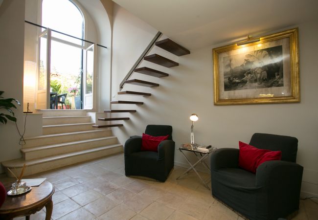 Apartment in Rome - Your Prestigious Penthouse at the Spanish Steps