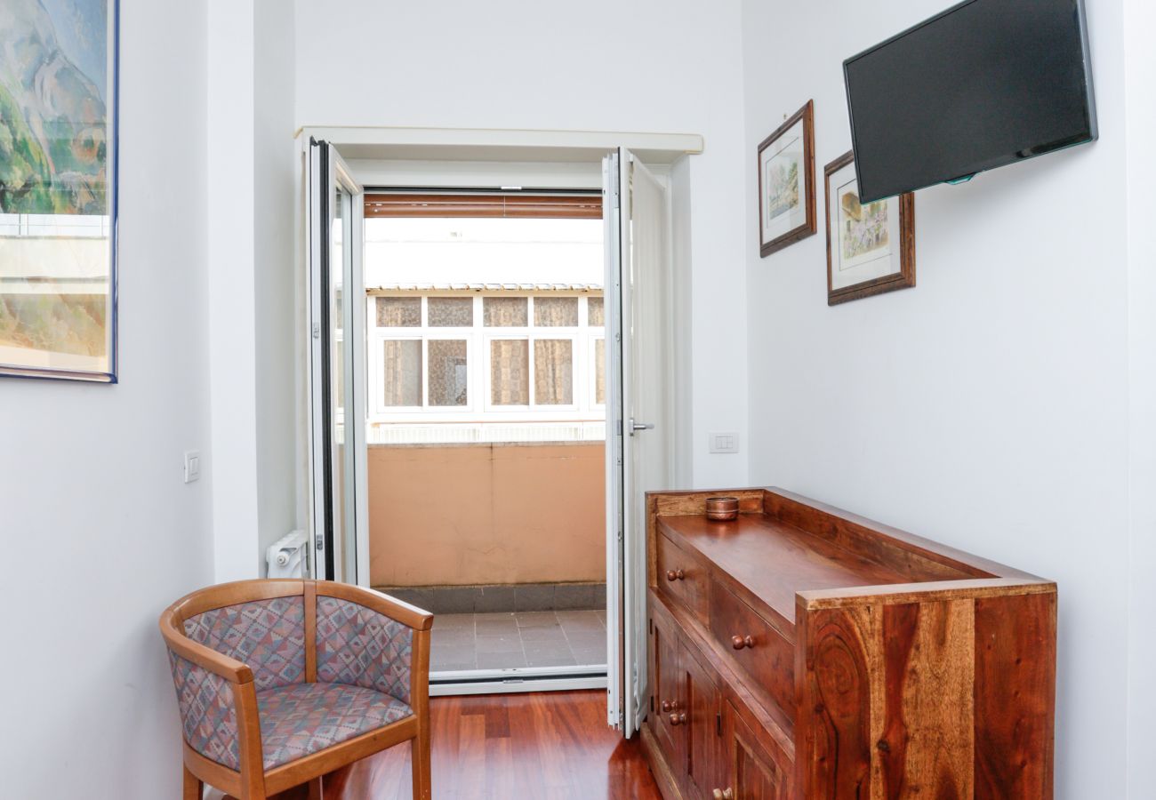 Apartment in Rome - Enjoy the Sunset on Your Vatican Terrace