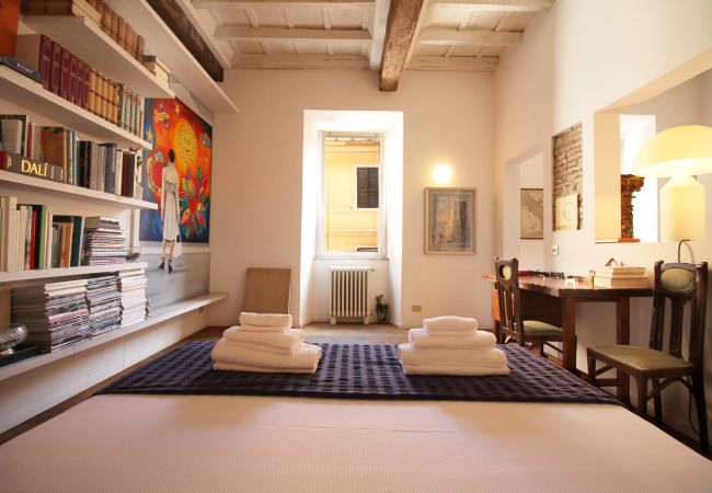 Apartment in Roma - The Trevi Fountain and Spanish Steps Experience Apartment in Roma - The Trevi Fountain and Spanish Steps Experience