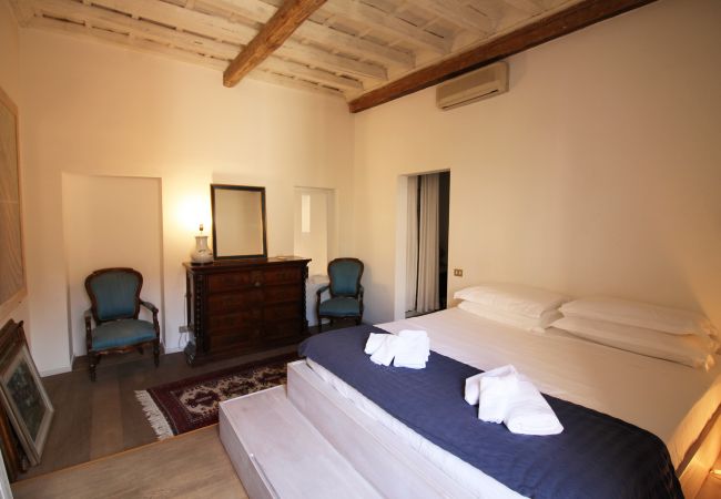 Apartment in Roma - The Trevi Fountain and Spanish Steps Experience Apartment in Roma - The Trevi Fountain and Spanish Steps Experience
