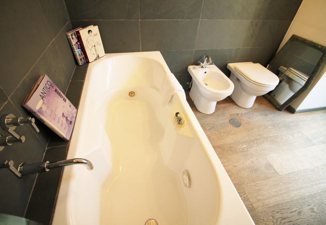 Apartment in Roma - The Trevi Fountain and Spanish Steps Experience Apartment in Roma - The Trevi Fountain and Spanish Steps Experience